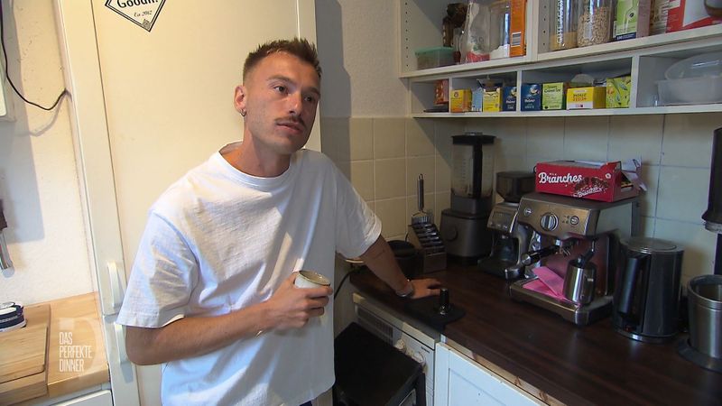 Die Kaffeemaschine spielt bei Max heute eine wichtige Rolle.
