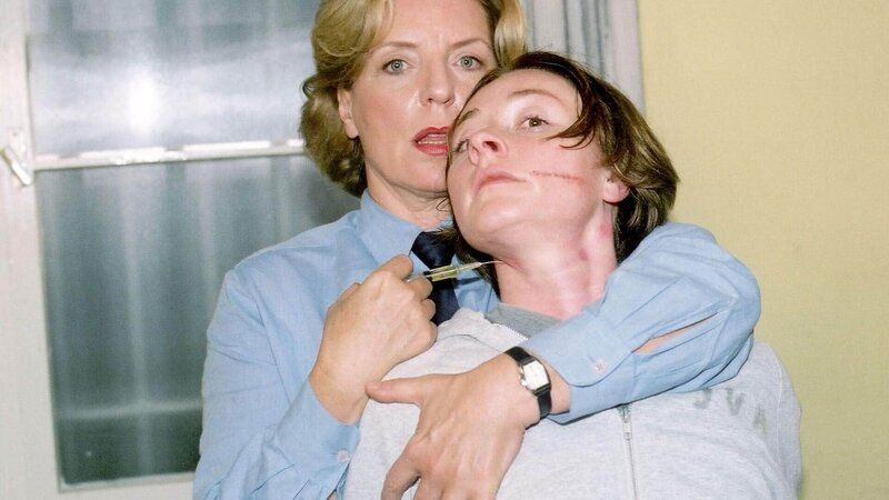 In der RTL-Serie "Hinter Gittern - Der Frauenknast" spielte Peggy Lukac (links) zehn Folgen lang die Schließerin Irene spielte.