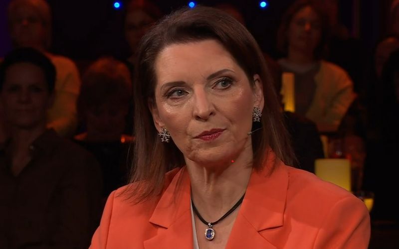 In der Talkshow "Riverboat" verriet Wendela Horz, was die ZDF-Sendung "Bares für Rares" für sie so besonders macht.