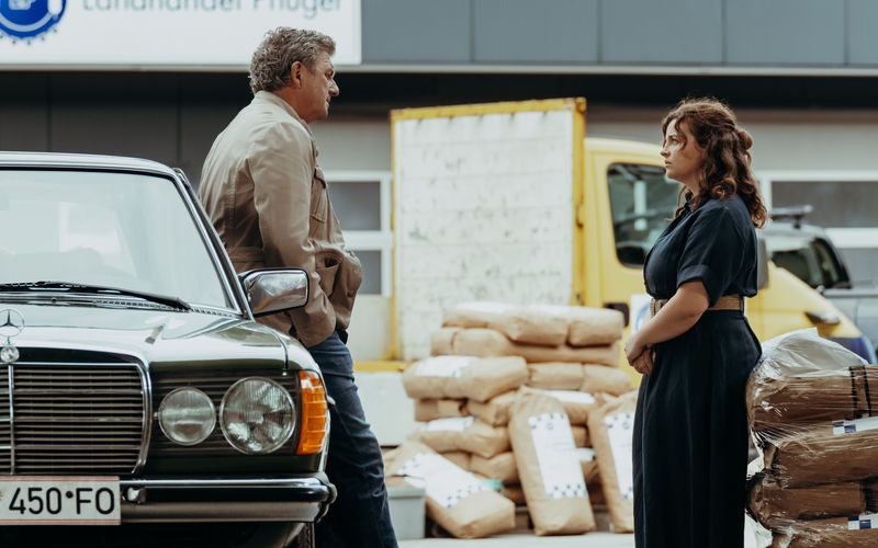 Lilli Gruber (Ronja Forcher) macht ihrem Vater Martin (Hans Sigl) ein bitteres Geständnis.