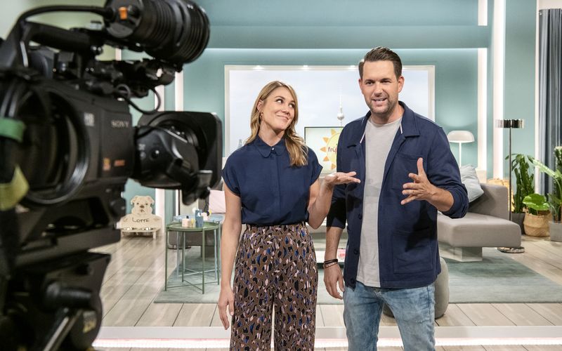 Matthias Killing (hier mit seiner Kollegin Alina Merkau) nahm am Montag im "SAT.1-Frühstücksfernsehen" den Mund zu voll.