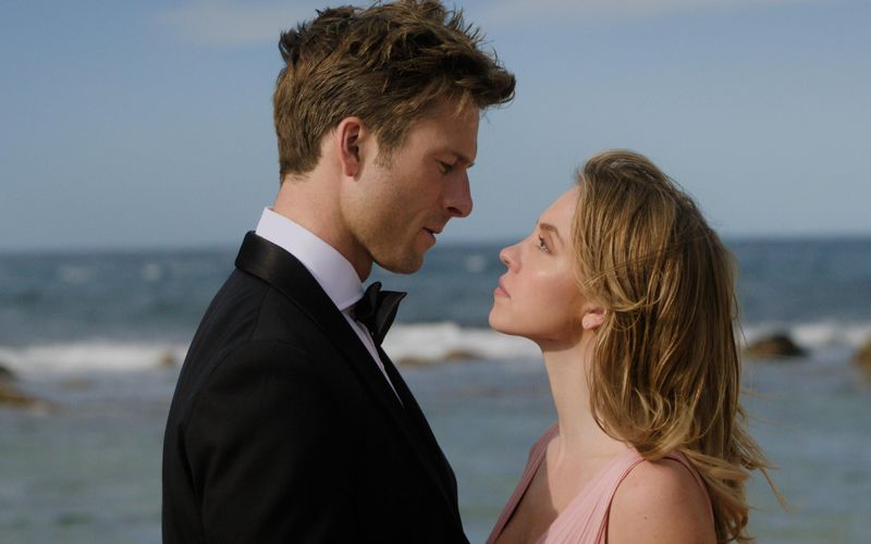 Ben (Glen Powell) und Bea (Sydney Sweeney) können sich eigentlich nicht leiden, spielen in "Wo die Lüge hinfällt" aber trotzdem sehr überzeugend ein Liebespaar.