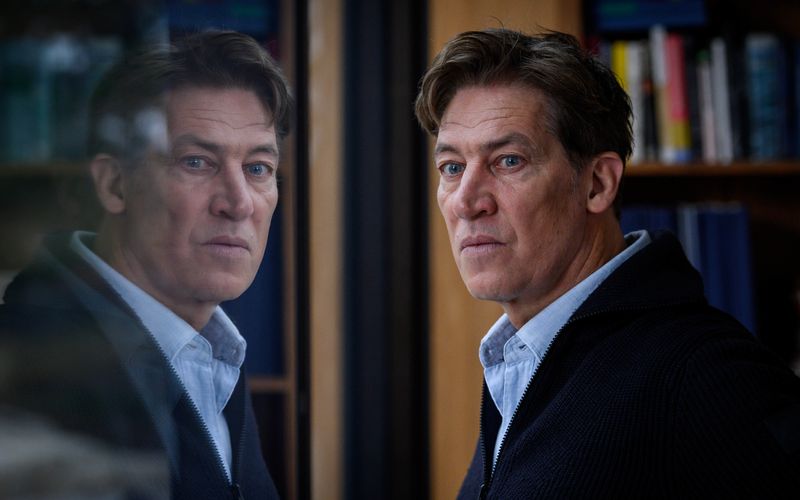 Der Journalist Johann Hellström (Tobias Moretti) wurde mit einem Schreibverbot belegt.