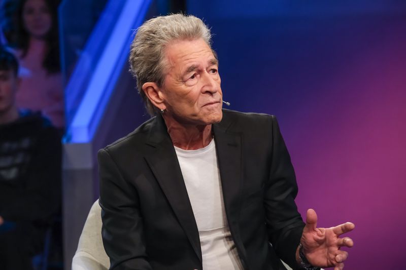 Am Dienstagabend war Peter Maffay zu Gast bei Sandra Maischberger. Dort appelliert er: "Die kommenden Generationen haben ein Recht darauf, dass wir noch Optimismus besitzen."