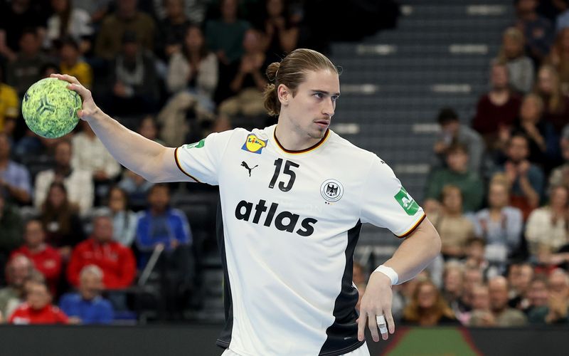 Juri Knorr geht bei der Handball-EM auch in der Hauptrunde für Deutschland auf Torejagd.