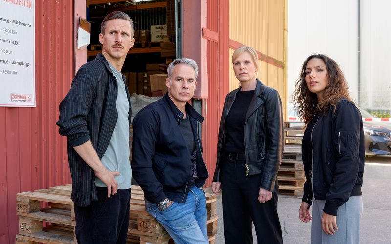 Das "SOKO Leipzig"-Team ein letztes Mal vereint (von links): Moritz Brenner (Johannes Hendrik Langer), Jan Maybach (Marco Girnth), Ina Zimmermann (Melanie Marschke) und Kim Nowak (Amy Mußul).