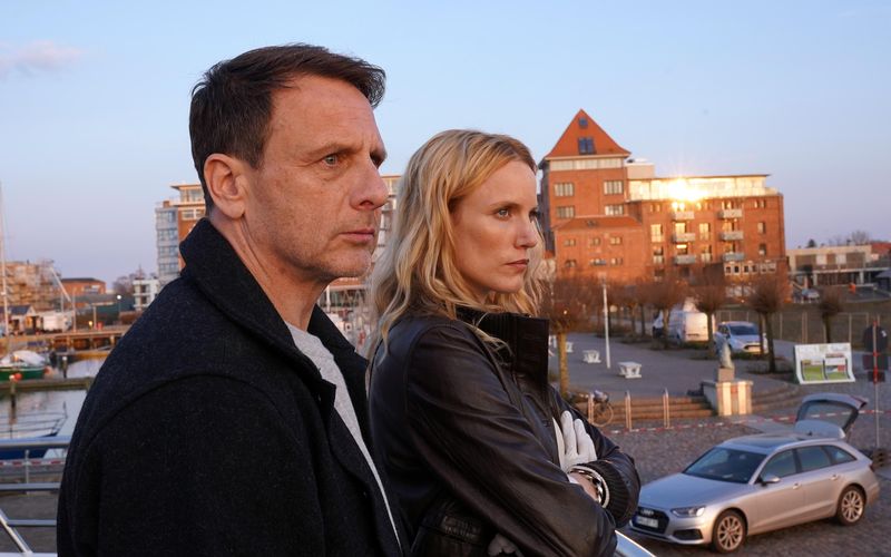 Neustart bei "Dünentod - Ein Nordsee-Krimi": Tjark Wolf (Hendrik Duryn) bekommt mit Fredericke Olsen (Isabel Thierauch) eine neue Kollegin. 
