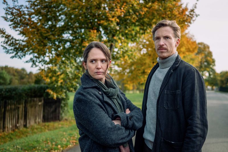 Mit Emily Cox, die er schon von einem anderen Projekt her kannte, verbindet Golo Euler der Spaß an der Improvisation vor der Kamera. Gemeinsam ermitteln sie im "Thüringenkrimi".