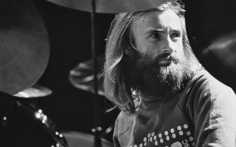 Er feiert am 30. Januar seinen 75. Geburtstag: Genesis-Frontmann und Schlagzeuger Phil Collins (hier auf einem Foto von 1977).