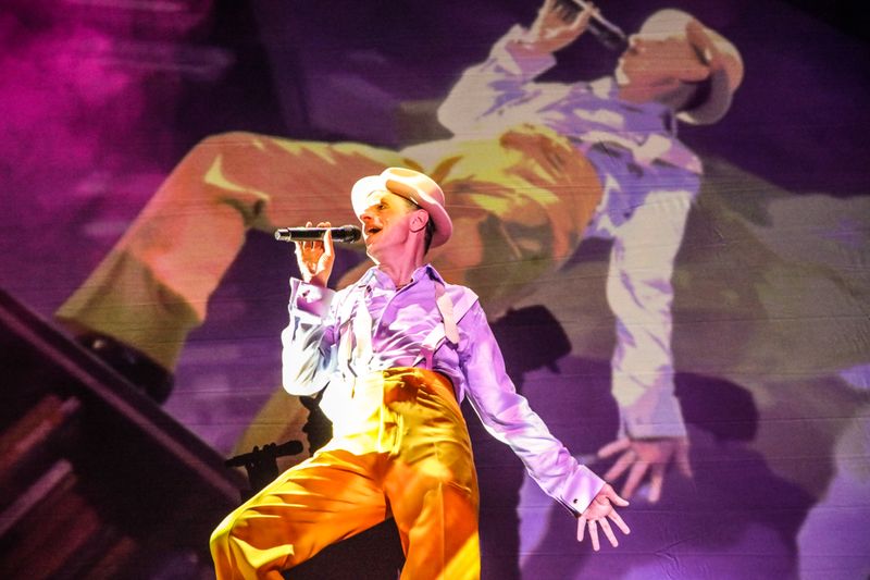 Der Schauspieler Alexander Scheer geht ab März mit "Heroes" auf Deutschlandtour.