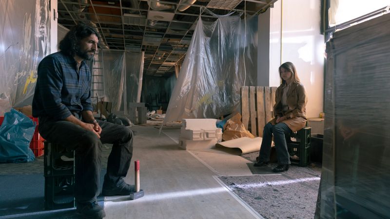 Muhammed (Numan Acar) und Hanna (Britta Hammelstein) machen sich Sorgen um ihren Sohn.