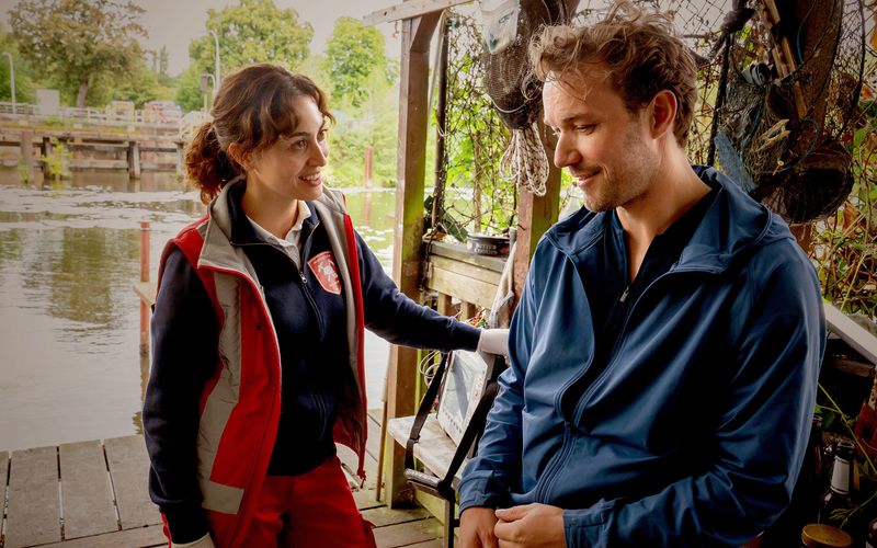 Notärztin Nina (Sabrina Amali) lernt bei ihrem ersten Einsatz in der zweiten Staffel den Ersthelfer Philipp (Max Woelky) kennen. Er war gerade am Neckar joggen, als er auf die Jugendlichen in Not aufmerksam wurde. Zwischen ihm und Nina entwickelt sich eine Liebesgeschichte.