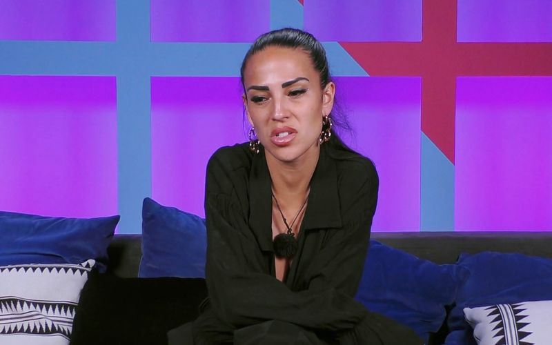 "Der kann gleich nach Hause gehen", regt sich Elena über Leonidas auf.