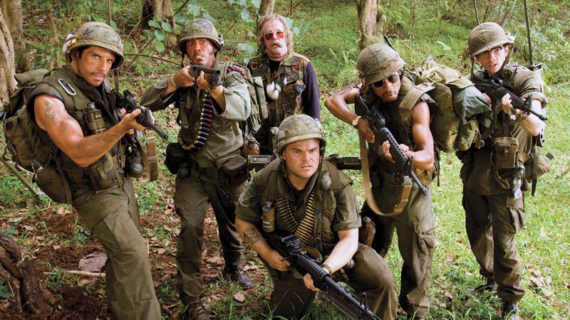 Film oder echt, wer weß das schon? "Tropic Thunder" ist eine furiose Kriegsfilmparodie mit Stars wie Ben Stiller (links), Robert Downey jr. (zweiter von links) und Nick Nolte (dritter von links).