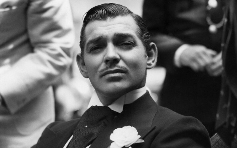 Clark Gable, hier noch ganz jung, wurde zu einem der größten Stars des US-Kinos. Am 1. Februar wäre die Filmikone 125 Jahre alt geworden. Das Bild zeigt ihn am Set der Komödie "Love on the Run" mit Joan Crawford in einer weiteren Hauptrolle.