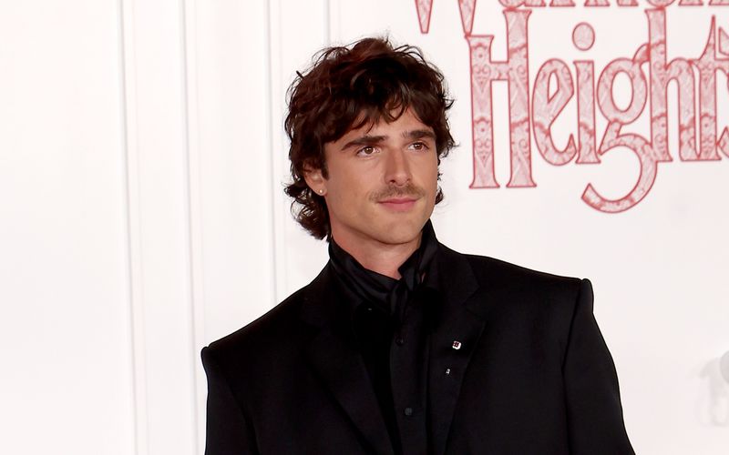 Ab Donnerstag, 12. Januar, ist Jacob Elordi als Heathcliff in Emerald Fennells "Wuthering Heights - Sturmhöhe" auf der Leinwand zu sehen.