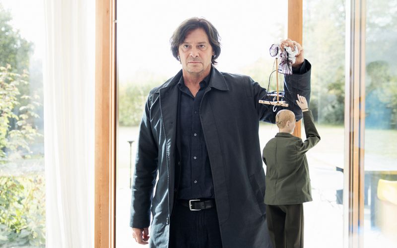 Kurz nachdem der Psychologe Roland Meier entführt wurde, finden dessen Kinder hinter dem Haus eine Marionette, die ihrem Vater nachempfunden wurde. Kriminalpsychologe Thomas Meiberger (Fritz Karl) versucht, durch seine Vorgehensweise mehr über das Denken des Täters herauszufinden.