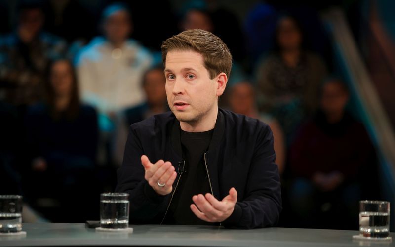 "Pauschal über ein Land mit 82 Millionen Menschen zu reden, führt immer zu einer ergebnislosen Diskussion", sagte Kevin Kühnert bei "Hart aber fair".