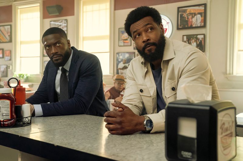 Titelheld Alex Cross (Aldis Hodge, links) und sein Kumpel John (Isaiah Mustafa) suchen einen Serienmörder