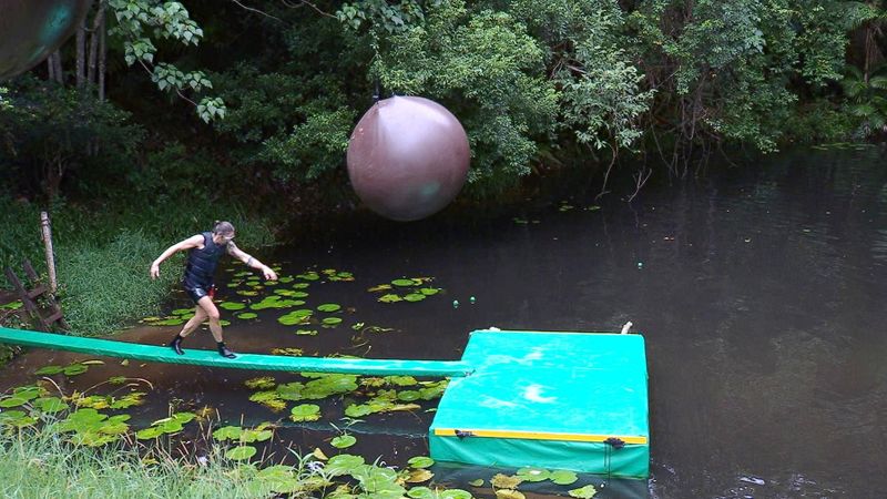 Kurz vor dem fatalen Sturz: Gil bei der Dschungelprüfung