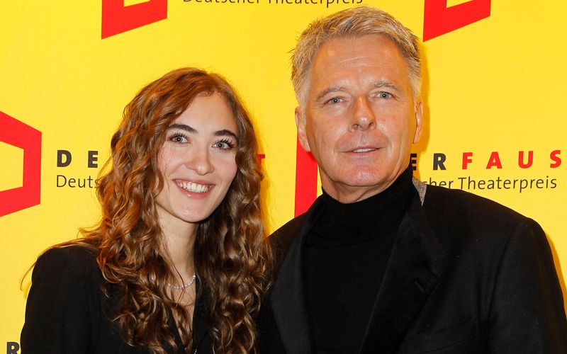 Genau wie ihr Vater steht auch Emmy Pilawa beruflich vor der Kamera.