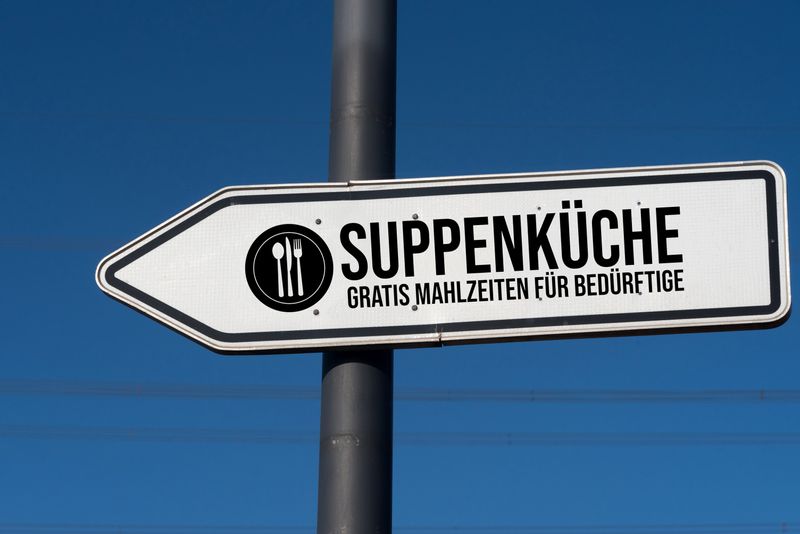 Der Weg in die soziale Not hat auch viel mit einem Verlust von Würde im Alltag zu tun.