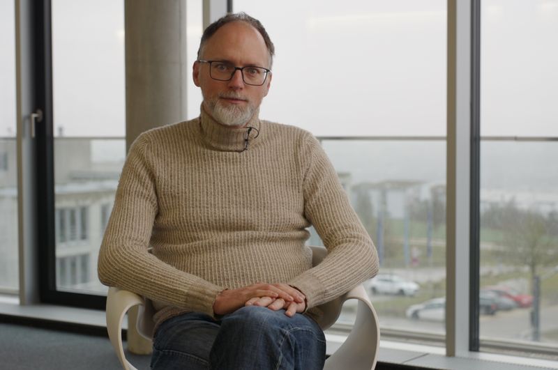 Noch ist künstliche Intelligenz nicht geeignet, um psychische Krankheiten zu behandeln, glaubt Professor Harald Baumeister von der Universität Ulm.