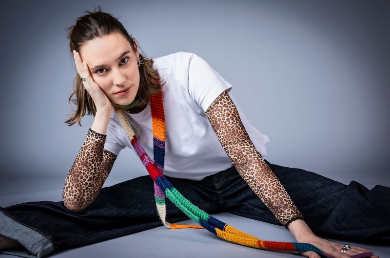 Malou Lovis (26, Berlin) gewann die 13. Staffel von "The Voice of Germany" und verbindet in ihrem Song "When I'm With You" eine schöne Soulpop-Hookline mit einem Hauch Max Mutzke-Feeling.