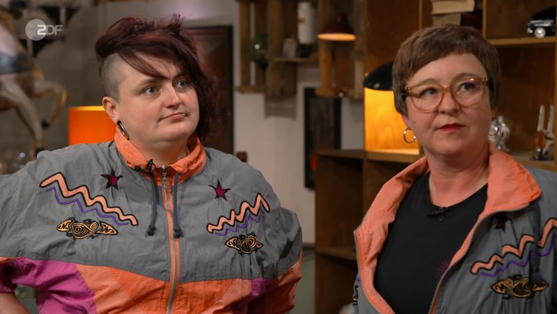 Warum die beiden im Partnerlook erschienen waren? Und welches amüsante Erlebnis sie mit dem Stück verband? So viel sei verraten: Ein Stuhl kann deutlich mehr sein als ein Stuhl.