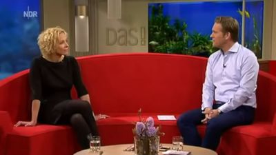 Bild zu Artikel DAS! Rote Sofa