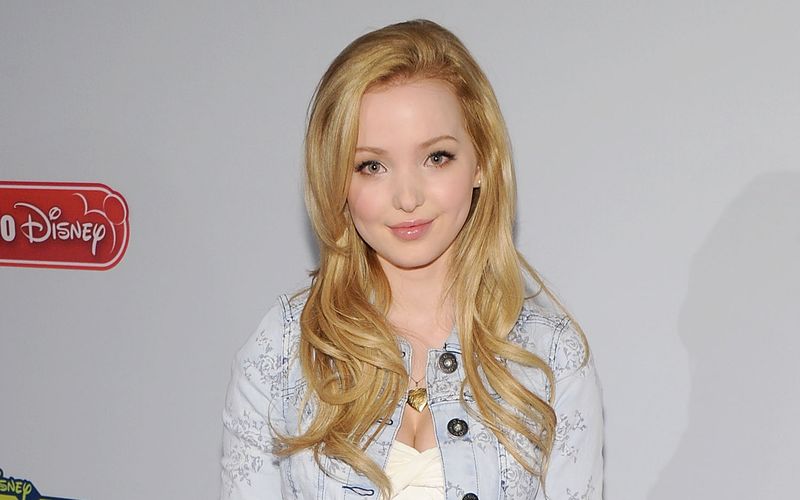 Camerons Karriere begann 2013 mit der Disney-Show "Liv und Maddie", in der die junge Schauspielerin die Doppelrolle der beiden namensgebenden Zwillinge übernahm. Im selben Jahr veröffentlichte sie ihre erste Single.