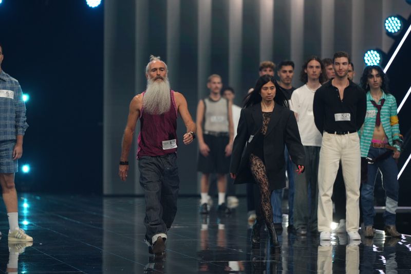 Ex-Overground-Sänger Marq (vorne rechts) möchte als androgynes Petit Model überzeugen.