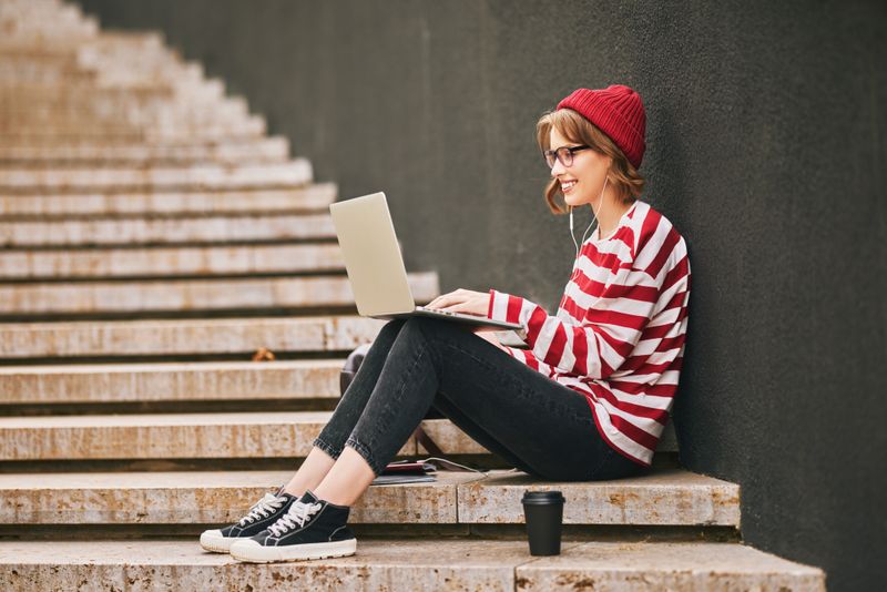 In Deutschland wäre es nicht möglich, die Gen Z oder andere Gruppen in Stellenanzeigen auszuschließen.