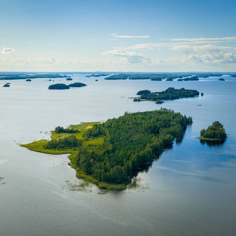 Finnland ist auch bekannt als das Land der tausend Seen. Über 187.000 Gewässer zählt das Land.