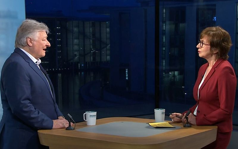 Am Freitagmorgen empfing Sabine Scholt den EVG-Vorsitzenden Martin Burkert zum Interview.