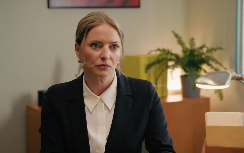 In der neuen SAT.1 Vorabendserie "Ein Hof zum Verlieben" verkörpert Diana Staehly die Anwältin Laura Albers, die unerwartet einen Apfelhof erbt.