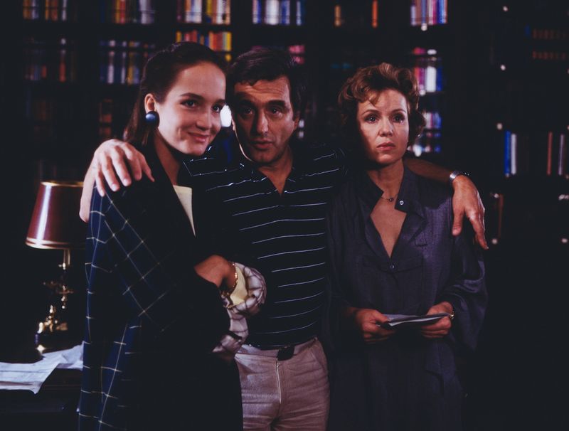 Eine ihrer ersten Rollen: In dem provokanten Fernsehdrama "Das Mord-Menü" spielte Anouschka Renzi (links) an der Seite von Michael Degen und Witta Pohl eine Literaturstudentin, deren Vater Mordopfer einer Intrige wird.