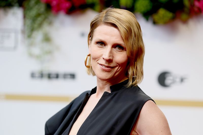 Schauspielerin Franziska Weisz ist als Ermittlerin zurück: Die ehemalige "Tatort"-Kommissarin ist ab 6. März im neuen ZDF-Feitagskrimi "Mordufer" zu sehen.