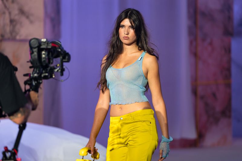 Berlinerin Sophie (18) fliegt und schießt gegen Gastjurorin Lottie Moss.