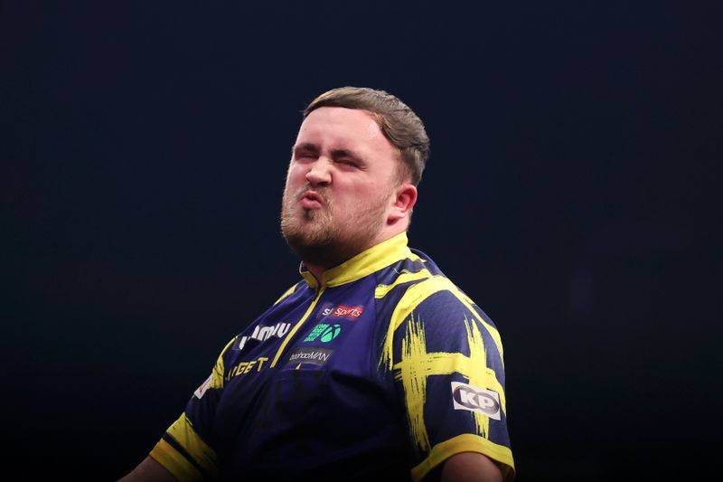 Luke Littler wird seine Darts-Pfeile künftig bei ProSieben fliegen lassen. Zumindest bei der Darts-WM.