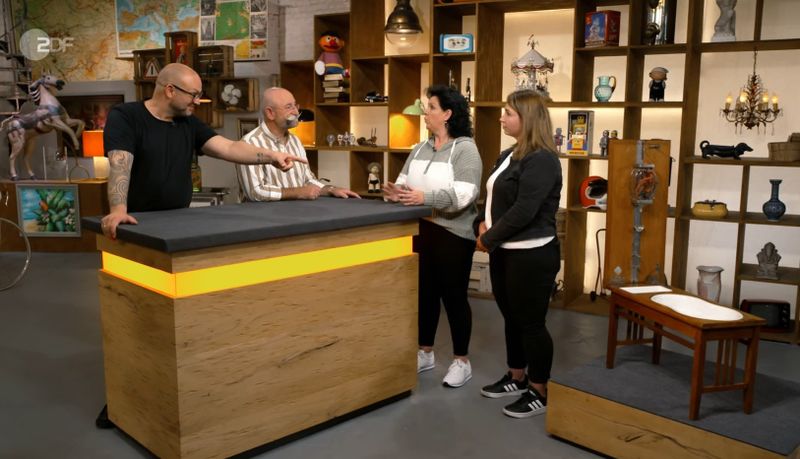 Zerbrechliches Material wie Porzellan, in dem ein Neugeborenes badet, das klang nicht nach einer idealen Kombination.