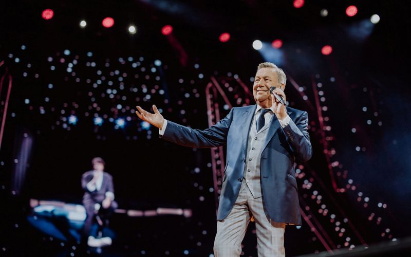 Das Glück liegt für Schlagerstar Roland Kaiser auf der Bühne. Seit seinem Durchbruch mit dem Achtzigerjahre-Hit "Santa Maria" begeistert der Sänger bis heute seine Fans.