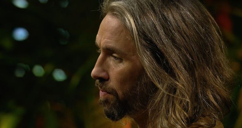 Selbstkritischer Jan Köppen konfrontiert Dschungelkönig Gil Ofarim: "Wolltest du Zweifel säen?" - SWYRL, Entertainment-Themen, die dich begeistern.