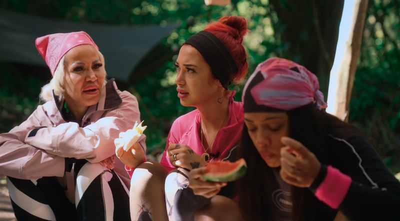 Mit ihrem Männergeschmack verblüffte Ariel (Mitte) ihre Mitspielerinnen bei "Reality Queens" komplett.