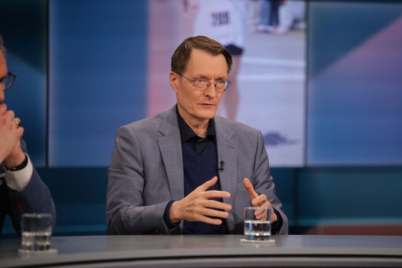 Karl Lauterbach (SPD) lehnte bei "Hart aber fair" eine derzeitige Kostenerstattung der Abnehmspritze ab: "Wäre eine Fehlentscheidung." 