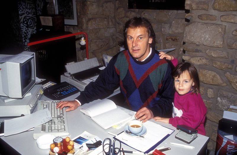 Wontorras Vater Jörg ist selbst Moderator, unter anderem in der ARD-"Sportschau". Seine Tochter trat in seine Fußstapfen.