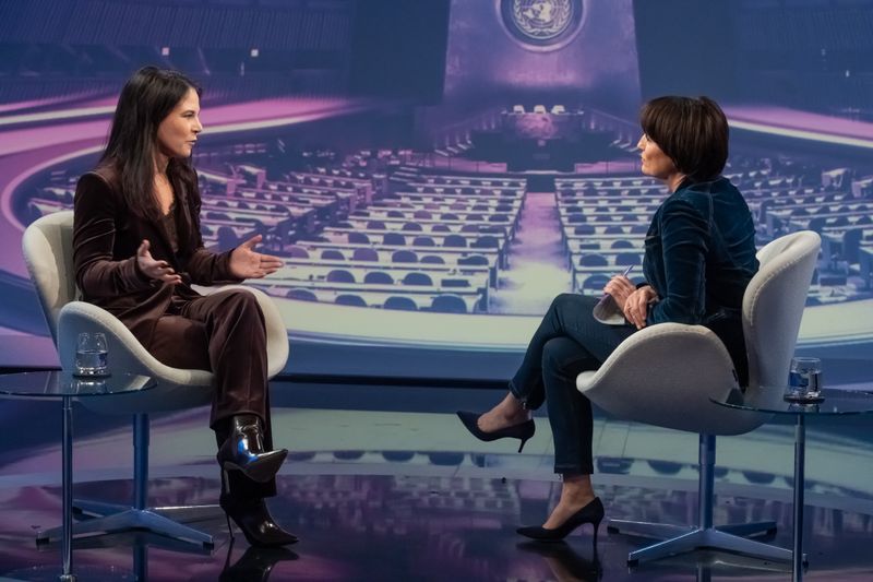 Am Dienstagabend hatte Sandra Maischberger (rechts) Annalena Baerbock, die Präsidentin der UN-Vollversammlung,  zu Gast.