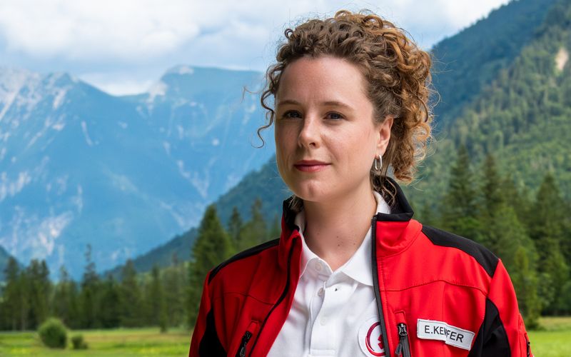 In der ZDF-Serie "Einfach Elli" zeigt Notfallsanitäterin Elli (Klara Deutschmann), dass ADHS auch starke Seiten hat.