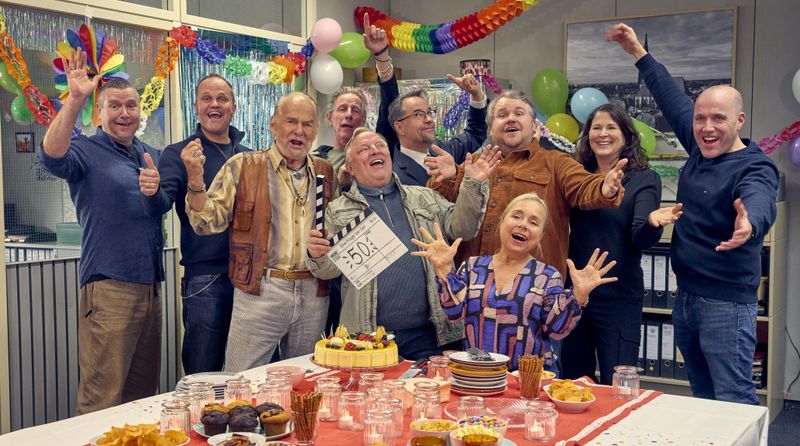 Im Jubiläumsfall aus Münster feiert auch "Tatort"-Kommissar Frank Thiel (vorne links) einen Meilenstein. Dabei holt ihn jedoch die Vergangenheit ein.