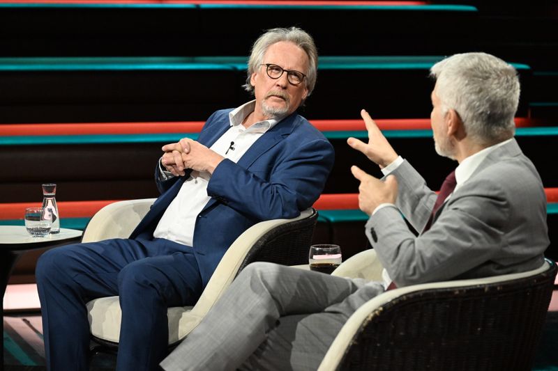 Während Carlo Masala die AfD kritisierte, machte sich Schriftsteller Harald Martenstein (l.) gegen ein Verbotsverfahren der Partei stark.